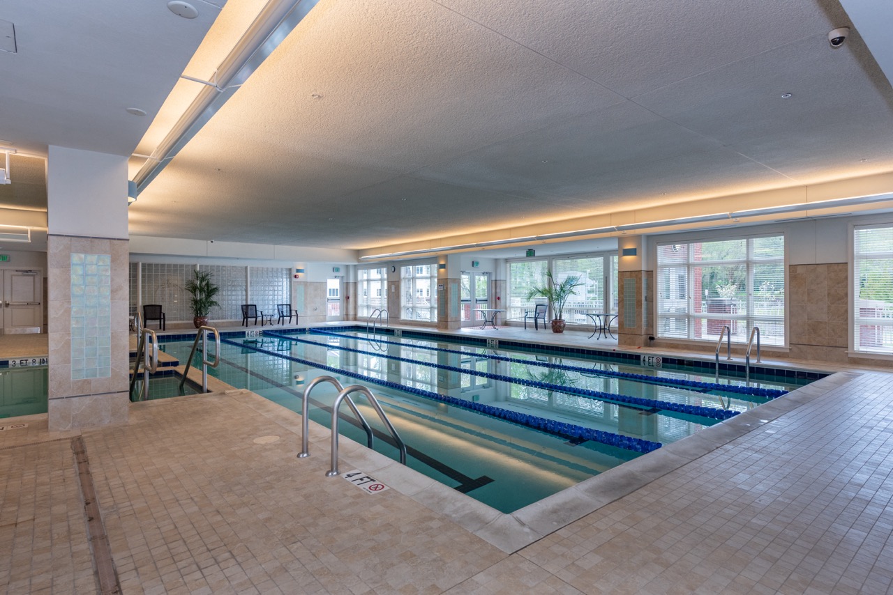 Ginger Cove pool and jacuzzi