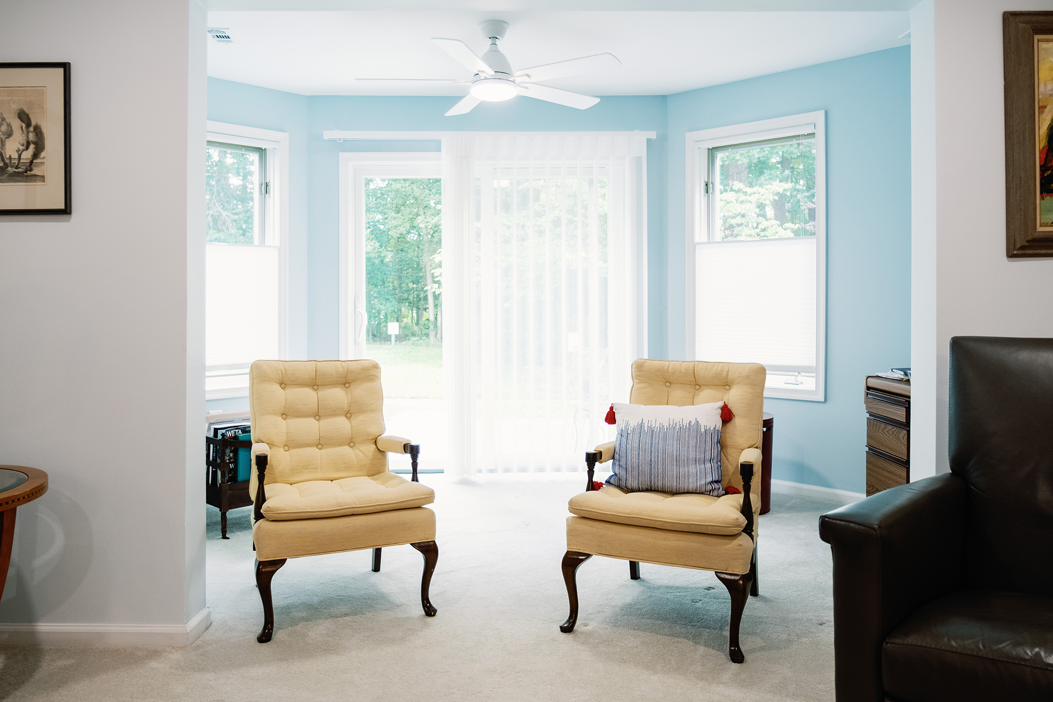 Ginger Cove resident apartment sunroom with armchairs